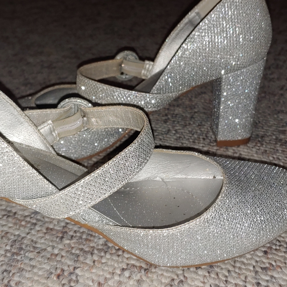 Sparkly silver heels 8.5